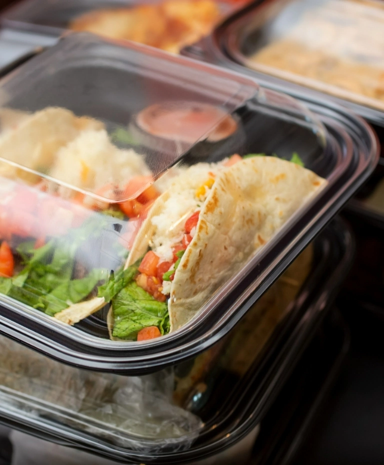 Pojemnik z&nbsp;jedzeniem