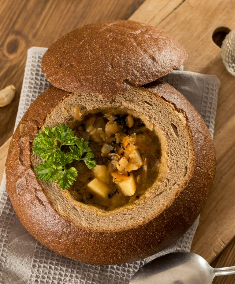Zupa w&nbsp;chlebie